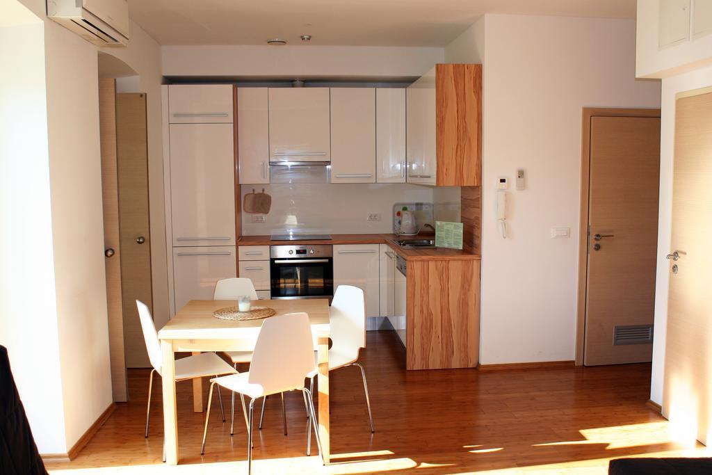 Park Apartments Izola Exterior photo